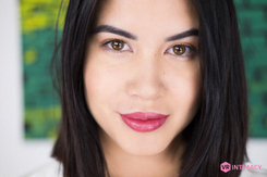 005 - Look deep into Dee’s eyes